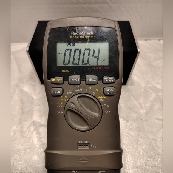 RadioShack Digital Multimeter - Picture 3 of 9
